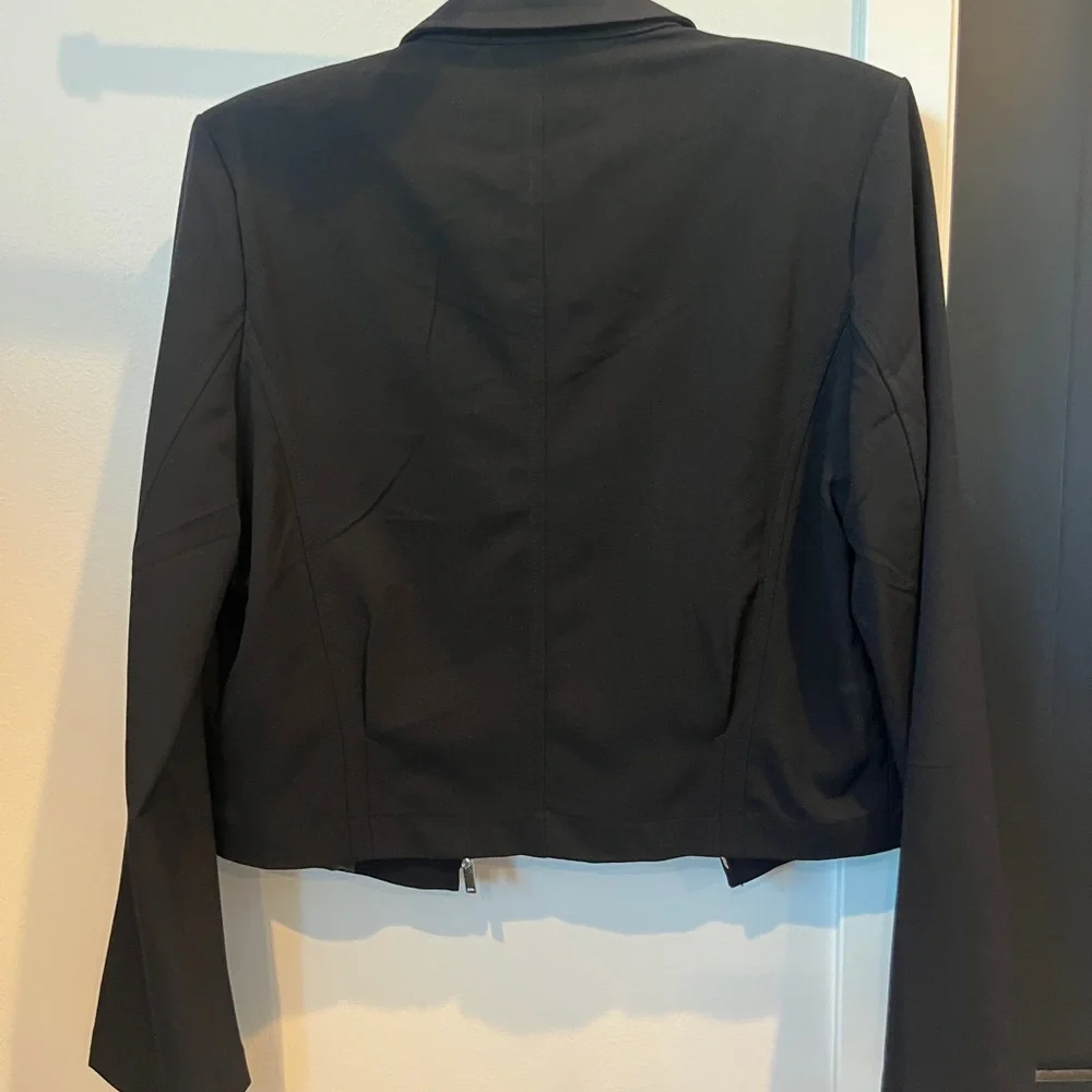 Structured cropped jacket - Picture 2 of 3